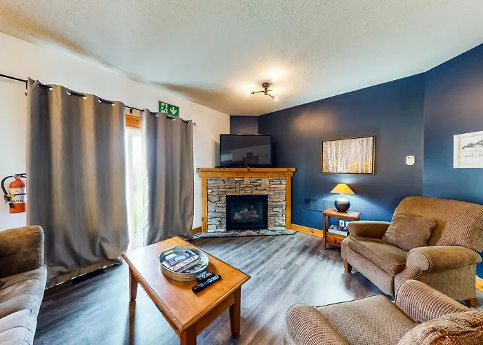 Holiday Two-Bedroom Home